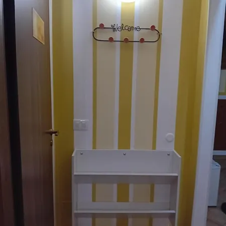 公寓 Casa Happy - La Mansarda Del Sorriso Con Parcheggio Privato A Valcorrente