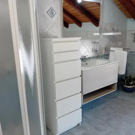 公寓 Casa Happy - La Mansarda Del Sorriso Con Parcheggio Privato A Valcorrente