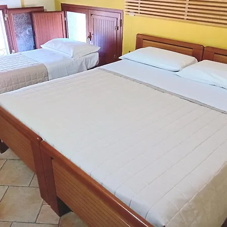 Casa Happy - La Mansarda Del Sorriso Con Parcheggio Privato A Valcorrente * Belpasso