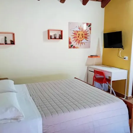 Casa Happy - La Mansarda Del Sorriso Con Parcheggio Privato A Valcorrente Apartament *