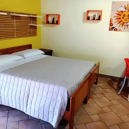 Casa Happy - La Mansarda Del Sorriso Con Parcheggio Privato A Valcorrente