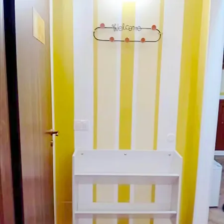 Casa Happy - La Mansarda Del Sorriso Con Parcheggio Privato A Valcorrente Apartament
