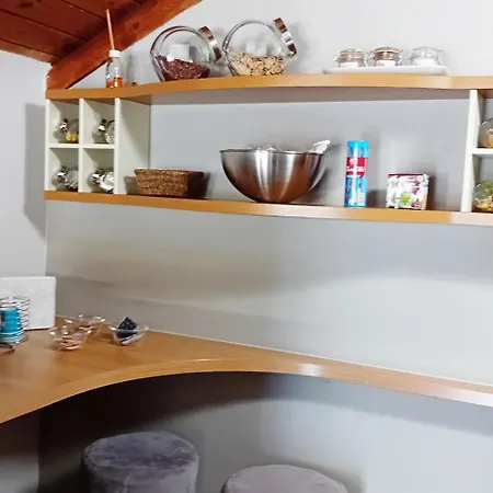 Casa Happy - La Mansarda Del Sorriso Con Parcheggio Privato A Valcorrente *